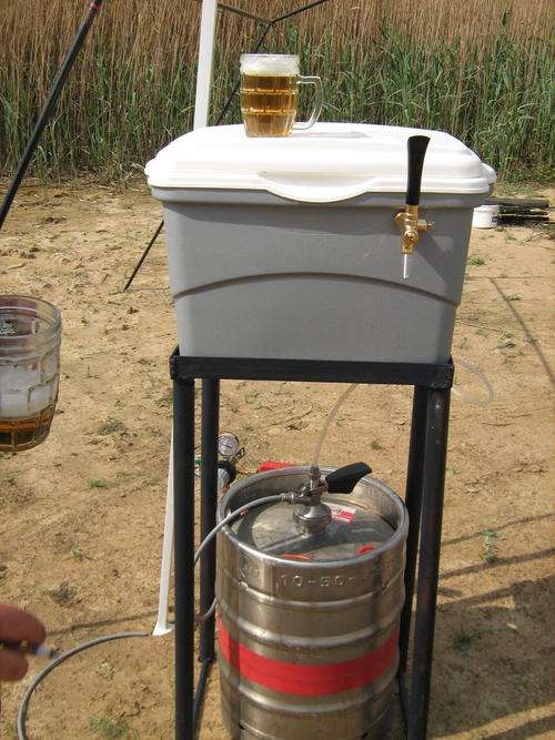 Portable draught dispenser