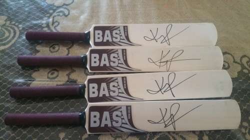 ** KEVIN PIETERSON signed mini bats ** England's BEST batsman