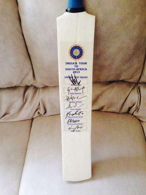 ** SIGNED INDIA BAT ** 2013 TOUR ** DHONI - SHARMA - ASHWIN
