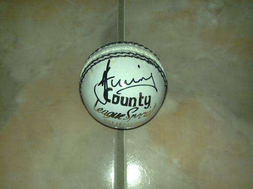 ** JP DUMINY SIGNED CRICKET BALL **
