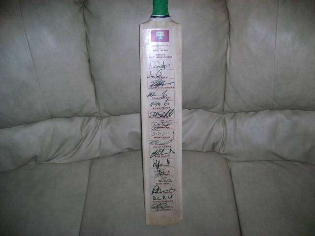 SIGNED BAT ** WEST INDIES 2007/8 ** GAYLE - CHANDERPAUL AND MANY