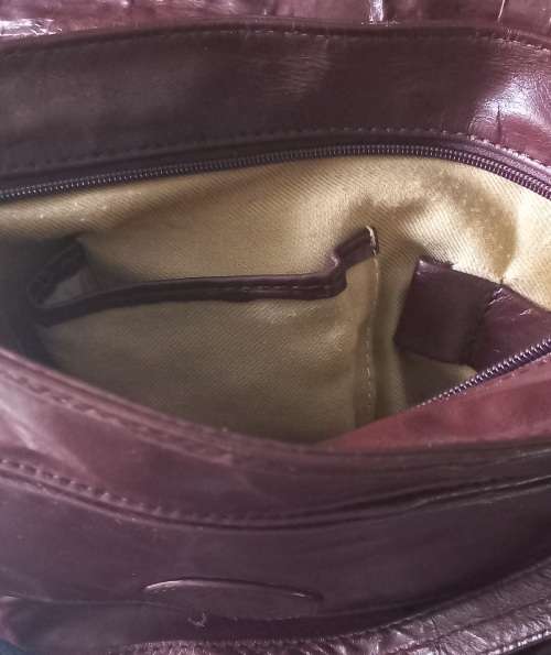 Vintage genuine leather Dooney and Bourke handbag