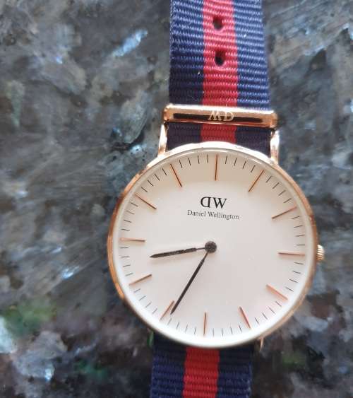 An Amazing Genuine Daniel Wellington watch