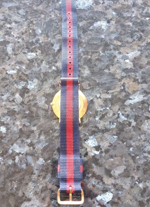 An Amazing Genuine Daniel Wellington watch