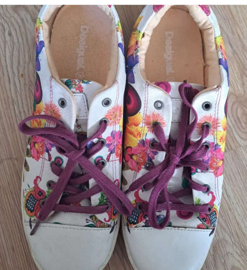Gorgeous Desigual sneakers!