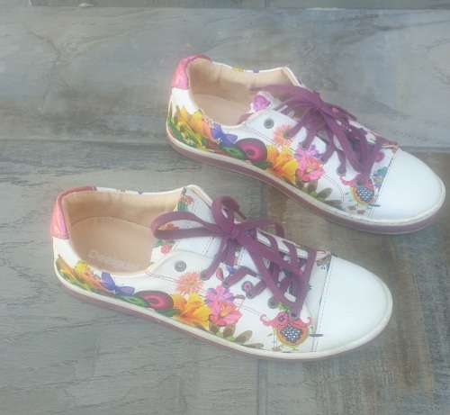 Gorgeous Desigual sneakers!