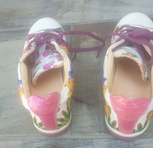 Gorgeous Desigual sneakers!