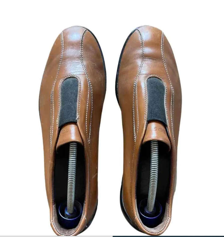 Stunning Tod`s walking shoes .