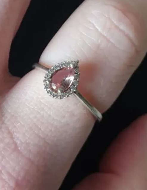 A Gorgeous sterling silver (925) ring with rare zultanite stone!