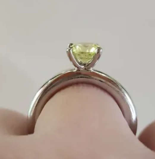 Gorgeous Sterling Silver Ring with Lemon Topaz!