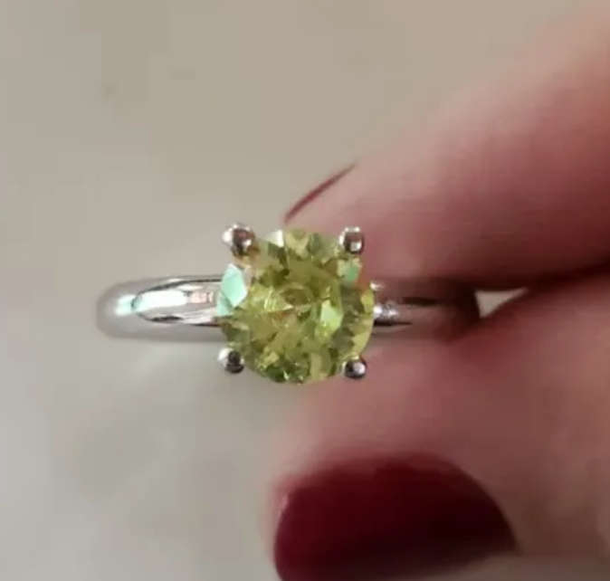 Gorgeous Sterling Silver Ring with Lemon Topaz!