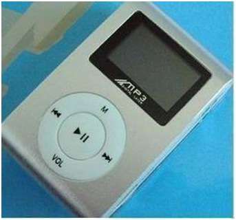 2GB Built-in LCD Screen Clip MP3 Player