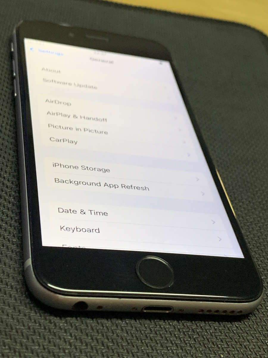 Apple iPhone 6s - 32GB