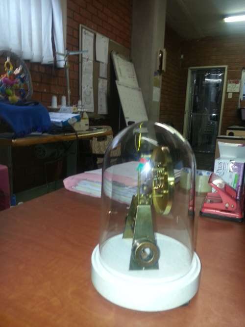 VINTAGE HONEY TRANSISTOR CLOCK