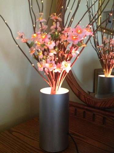 STUNNING - silver color vase with changing light flowers