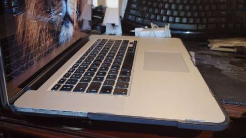 **MACBOOK PRO i7 2.7Ghz 16GB RAM**