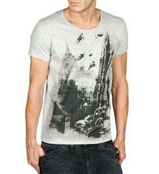 - Diesel - summer t shirts - Size Large - NEW -