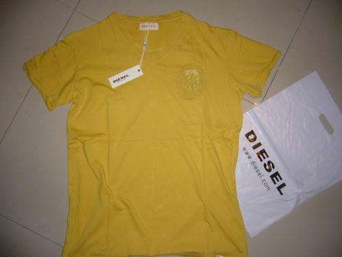 DIESEL BRAVE SOUL V-NECK T - SIZE M - DONT MISS AT THIS PRICE -