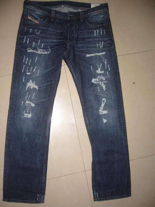 DIESEL - LARKEE - SIZE 34 DARK INDIGO DENIMS - DONT MISS -