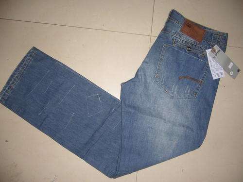 G - STAR - DENIM SERIES - SIZE 36 - DONT MISS JUST IN - FREE ARMANI T - SHIRT WITH WINNING BID -