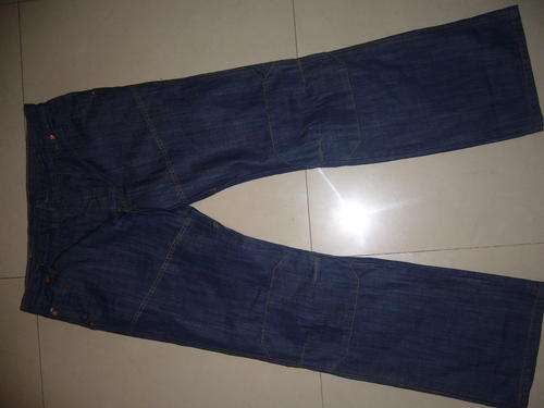 LEVI STRAUSS - L509 - SIZE 34 - FLARE LEG - DONT MISS JUST IN GREAT LOOKING DENIM
