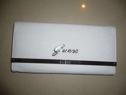 GUESS - LADIES WALLET - WHITE - DONT MISS JUST IN -