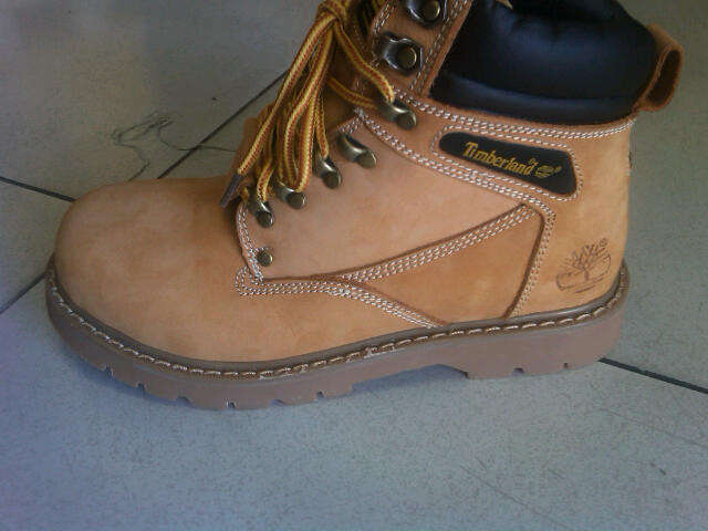 TIMBERLAND - TAN MENS SHOE - ALL SIZE IN STOCK - DONT MISS IT - GREAT FOR WINTER