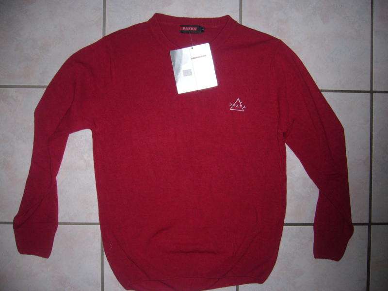 PRADA - ROUND NECK - MEDIUM - RED KNIT - NEW - WITH TAGS -