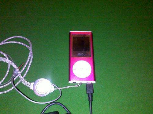 BARGAIN:  JNC MP4 Music & Video player. Free delivery.