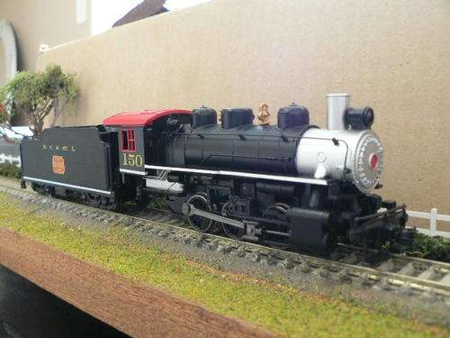 Bachmann 0-6-0 Steam Locomotive with smoke.