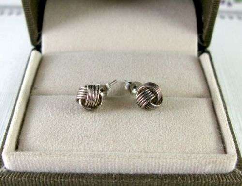 Pretty Old Vintage 925 Sterling Silver Stud Earrings.