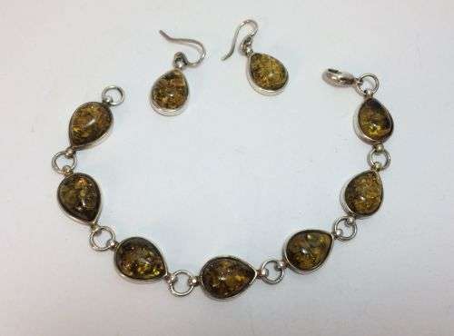 Stunning silver 925 bracelet and earrings set with Baltic Amber