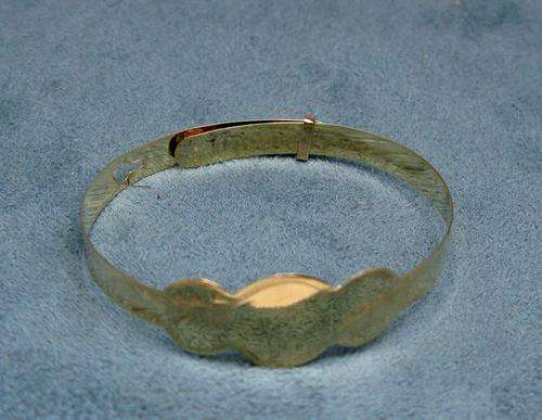 Vintage 9 ct gold Baby Bangle