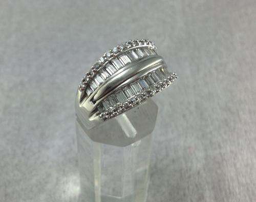Vintage 925 silver ring with crystals