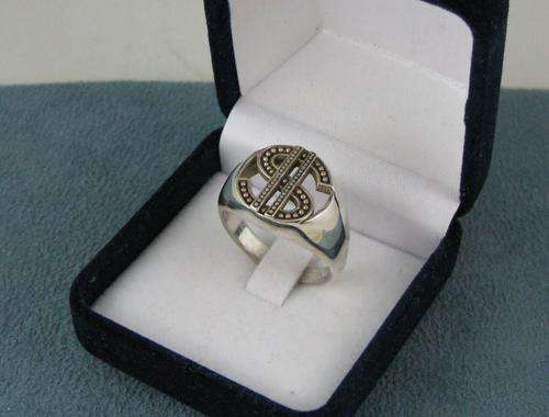 Vintage 925 Silver Ring $.