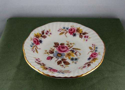 Vintage Elizabethan Fine Bone China Tea / Side Plate. England.
