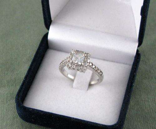 Vintage 925 Silver Cluster Ring with Crystals.