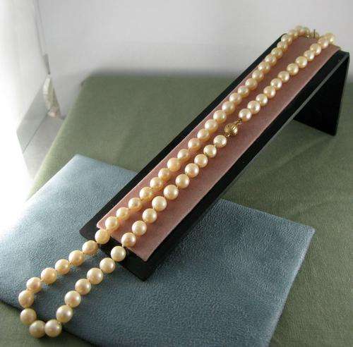 Beautiful Old Vintage Real Pearl Necklace with 9ct Gold Clasp