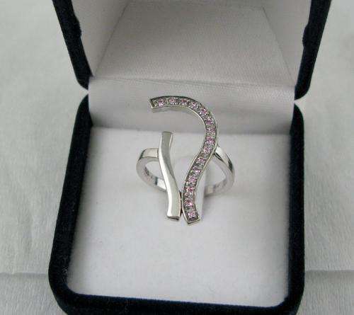 Unusual Vintage 925 Silver Cluster Ring with Rose Crystals.