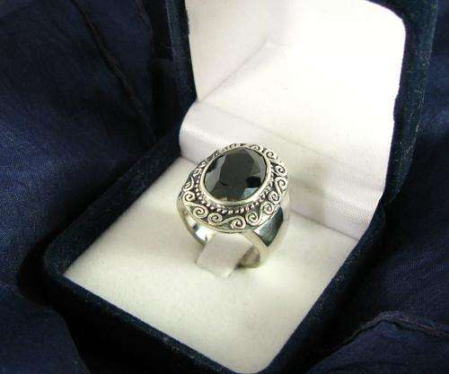 Bulky & Heavy Vintage 925 Sterling Silver Ring with Onyx. Hand Made.