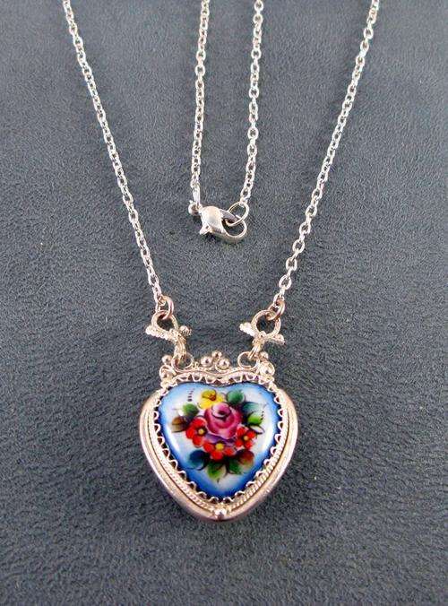 Traditional Russian Enamel "Finift" Locket from Rostov City. Hand Made in Russia.