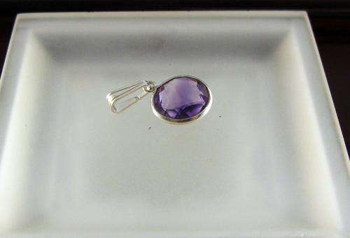 SALE! Pretty Vintage 925 Sterling Silver Pendant with Amethyst Crystal.