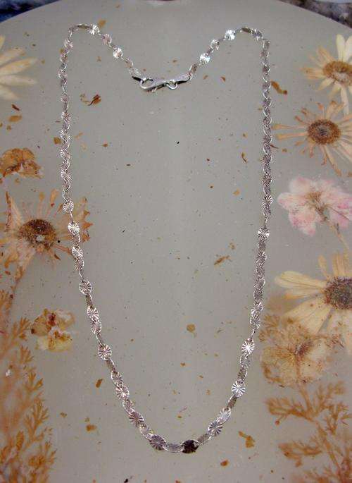 Beautiful Italian 925 Sterling Silver Vintage Necklace. Hallmarked.