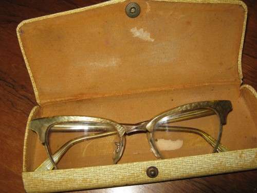 1950's style reading glasses with carry case