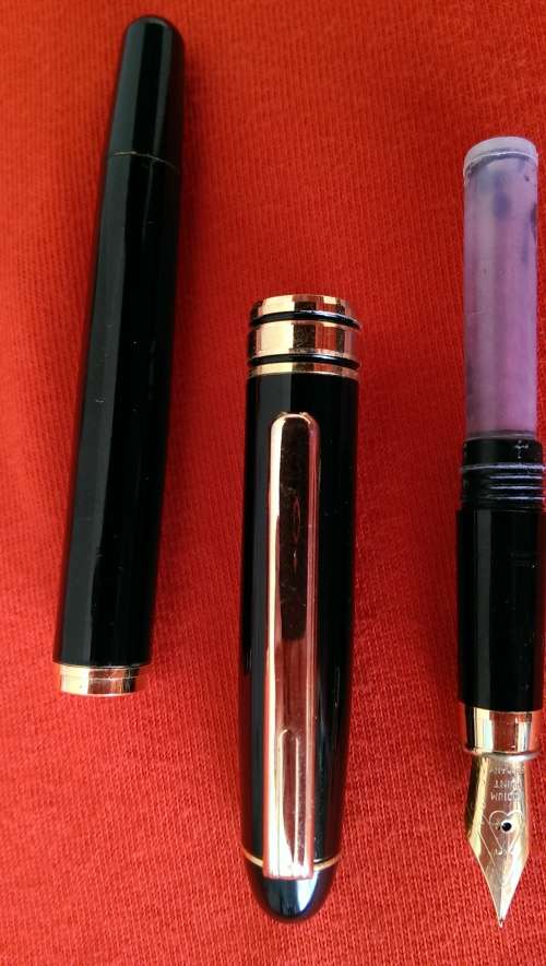 Fountain Pen (German)