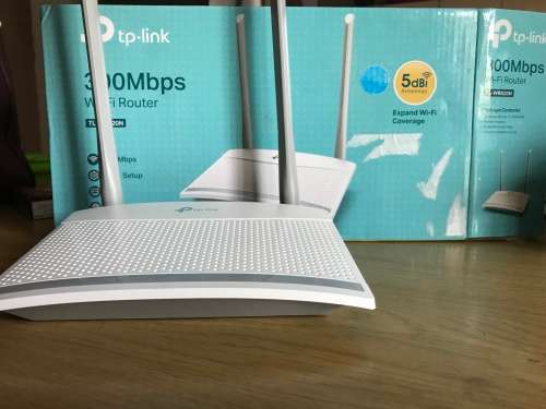 TP-LINK WR820N Wireless Router,
