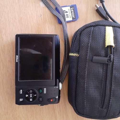 1 x coolpix S2800 camera