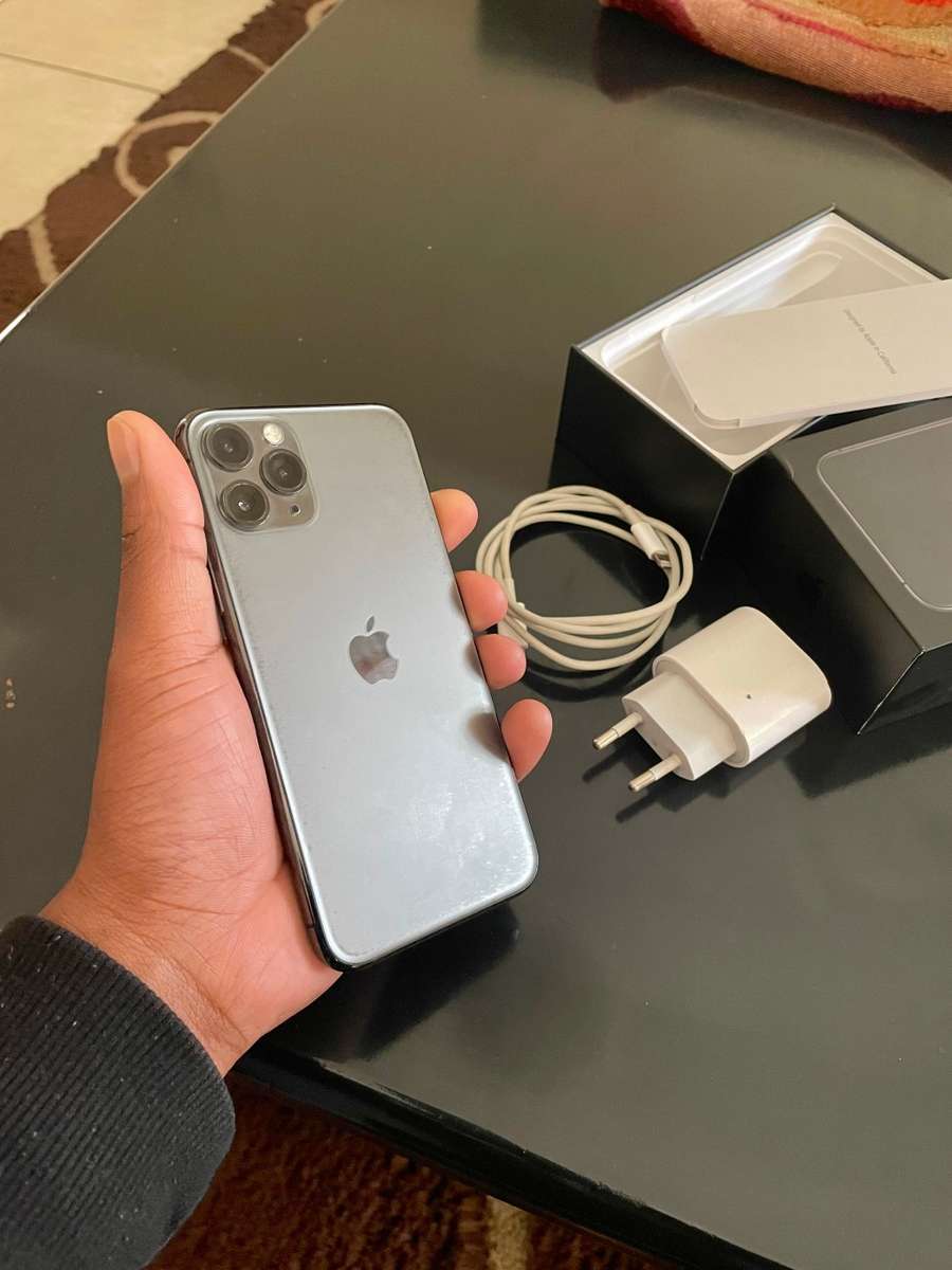 Apple iPhone 11 Pro 256GB (Good condition)