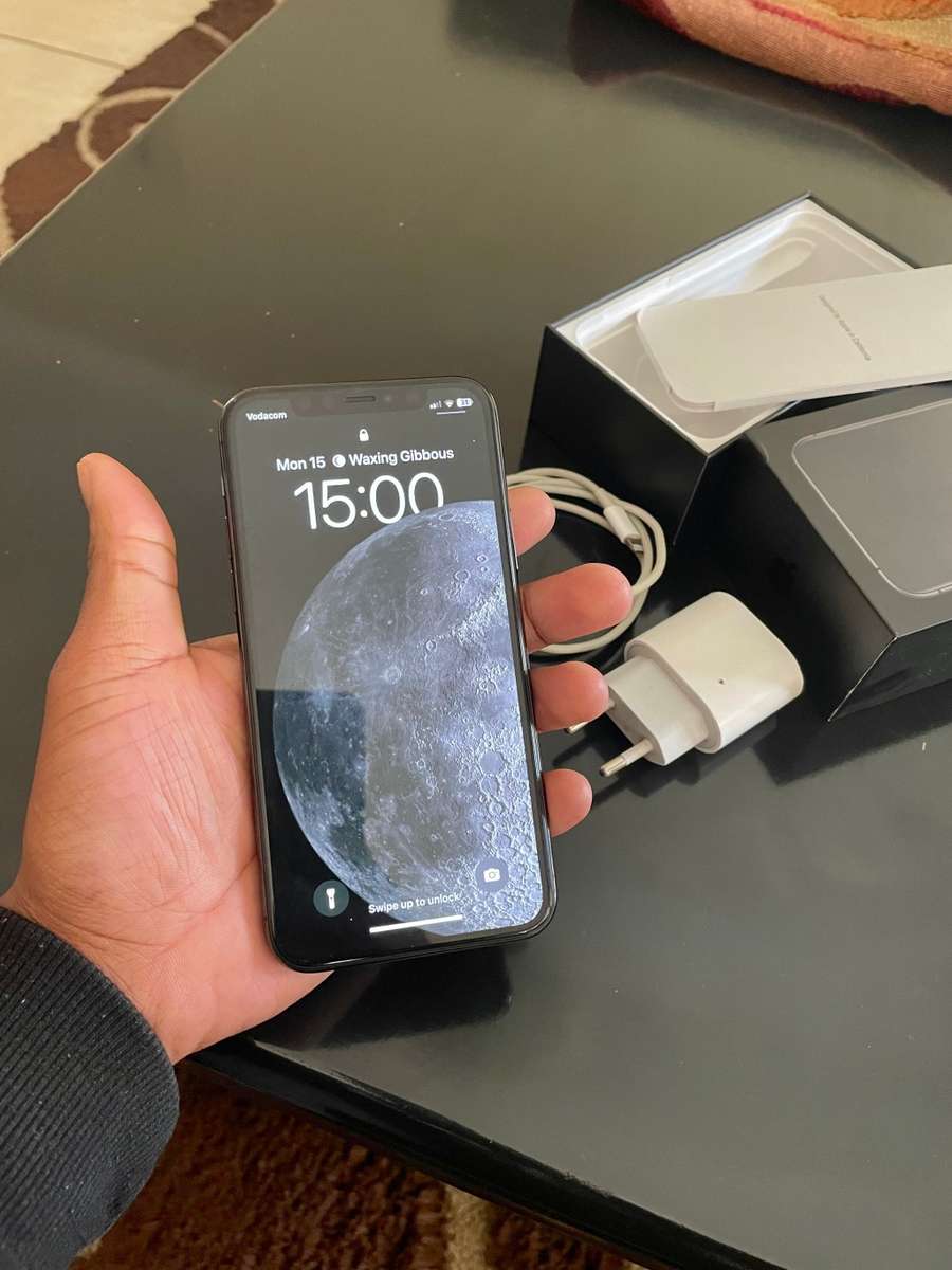 Apple iPhone 11 Pro 256GB (Good condition)