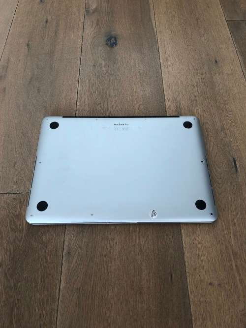 2015 13-inch Macbook Pro Retina: Dual-Core i5 2.7GHz / 8GB RAM / 256GB Flash Storage